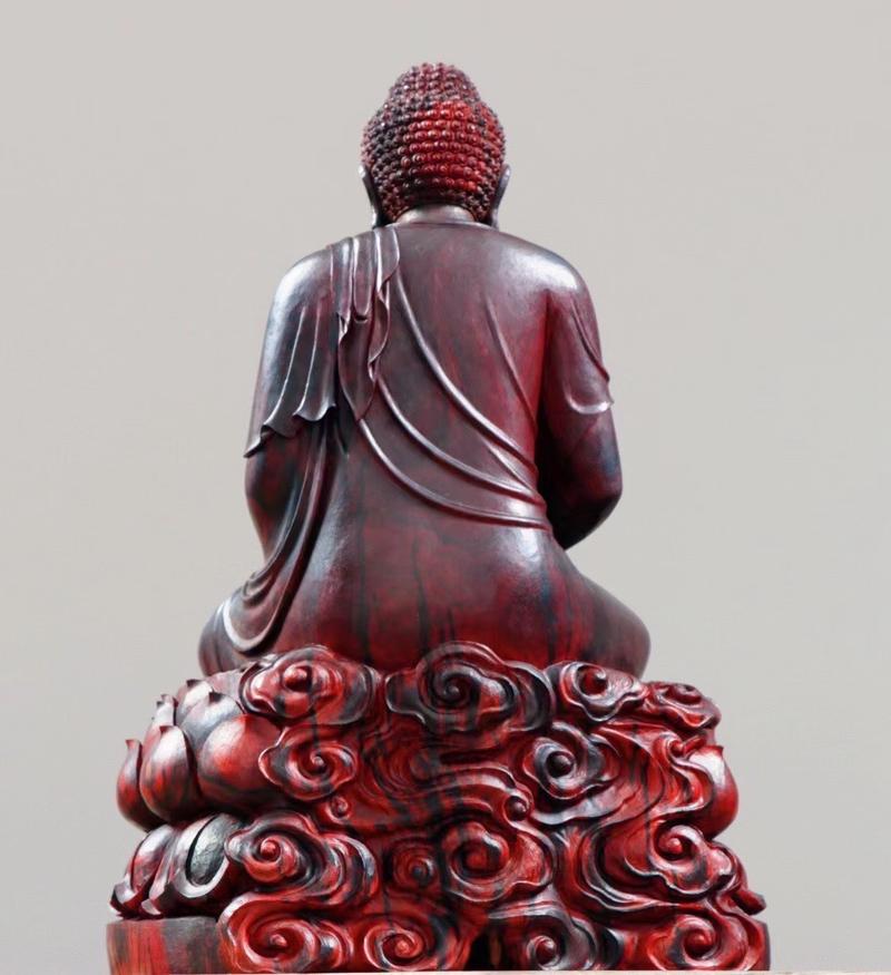 一木一菩提 小叶紫檀释迦摩尼木雕的匠心与禅意